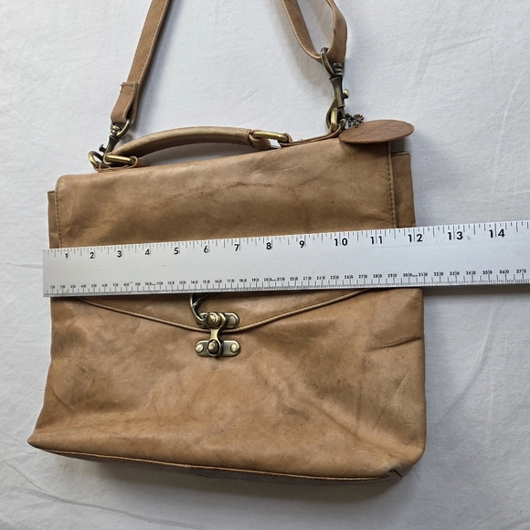 Bolla Genuine Leather Satchel Crossbody Tan Distressed VTG Style Brass Hardware - Picture 11 of 16